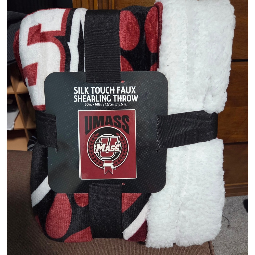 UMass Minutemen Silk Touch Faux Shearling Throw Blanket 50x60 Northwest Red
